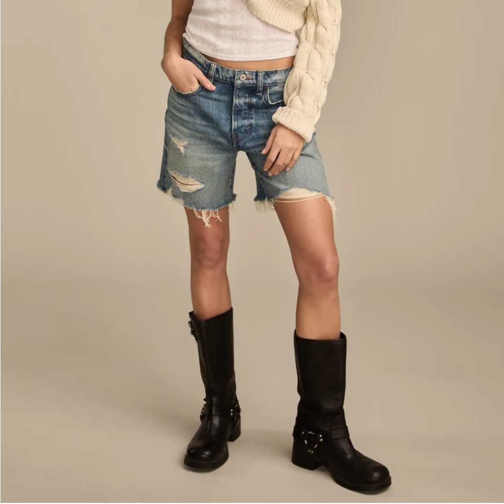 Lucky Brand 90s Loose Short size 4